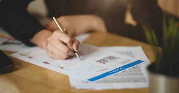 怎么制作广告宣传片_怎么制作广告叫卖语音